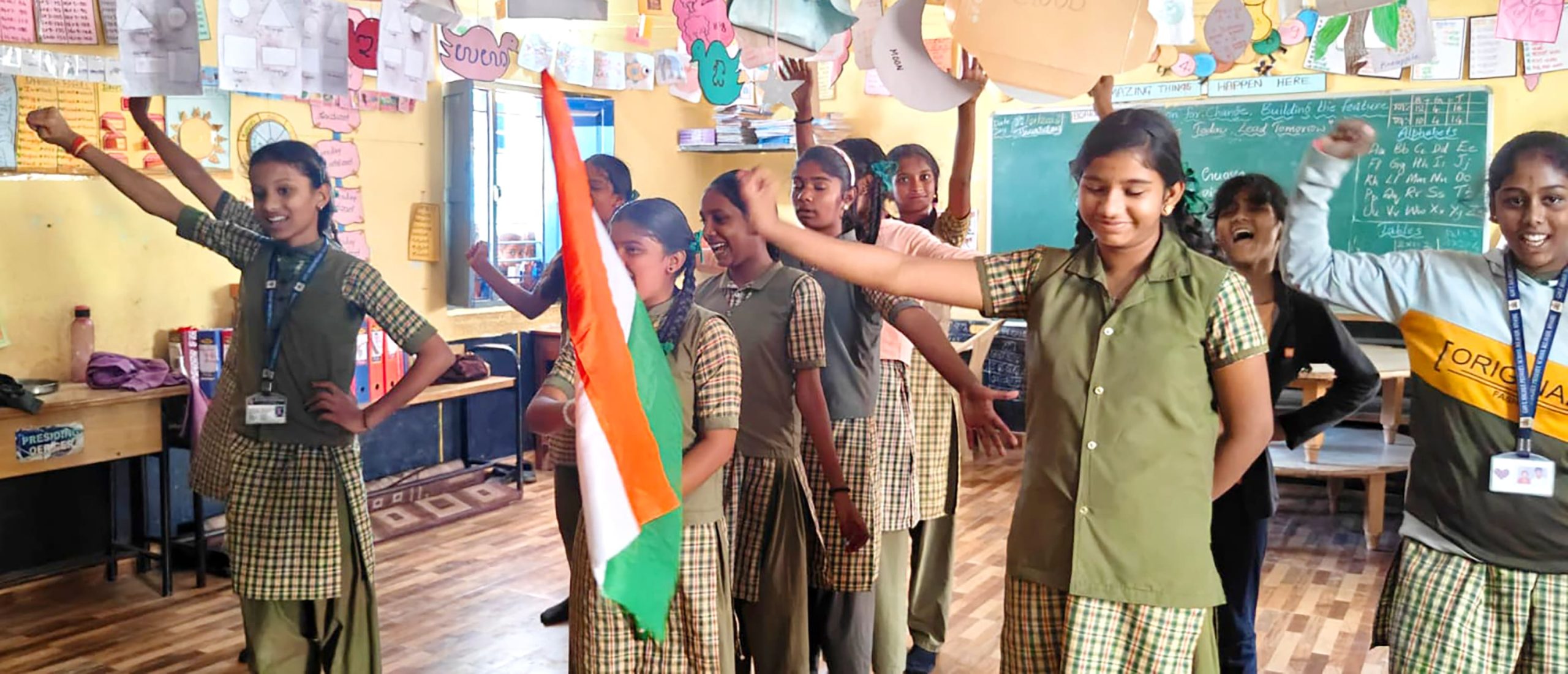 RVK – Vijayanagar Seva Prakalpa Volunteers Train Govt School Kids for Republic Day (4)