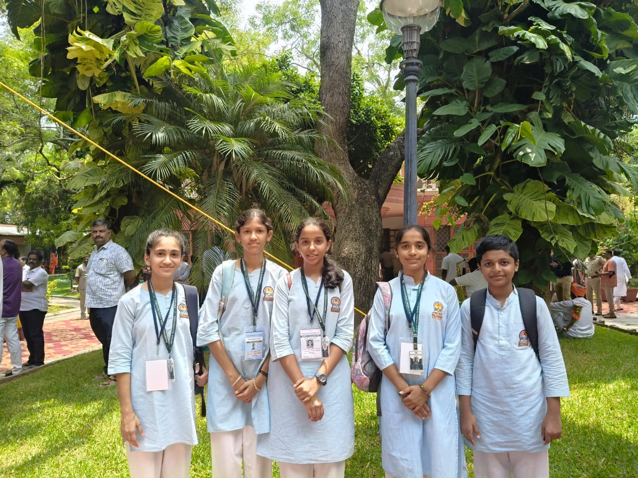 RSS Chief Mohan Bhagwat, Suttur Swamiji Witness Vande Mataram Performance by RVK – Vijayanagar & RVK - Srinagar Students (4)