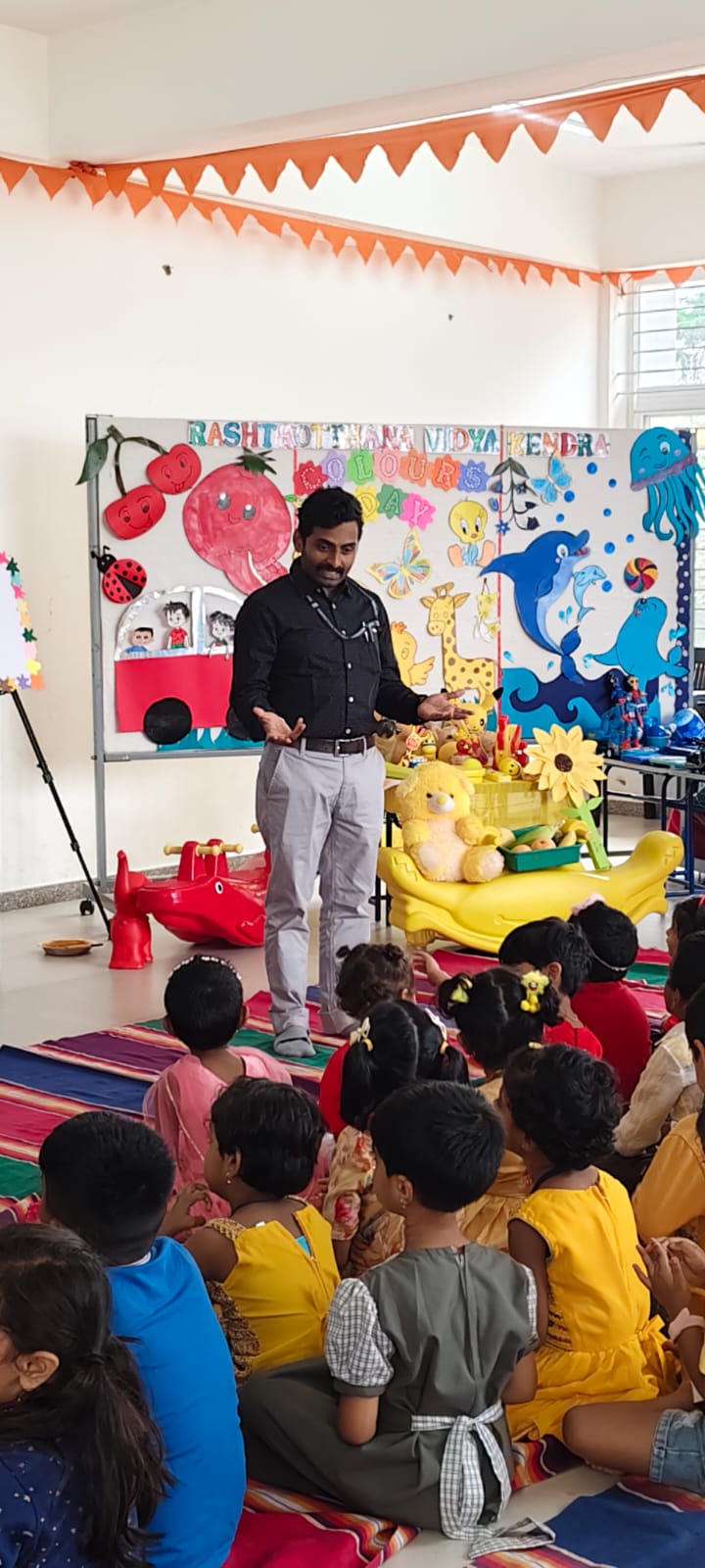 RVK - Mysuru Celebrates Colours Day with Creative Puppetry and Primary Colour Themes (3)