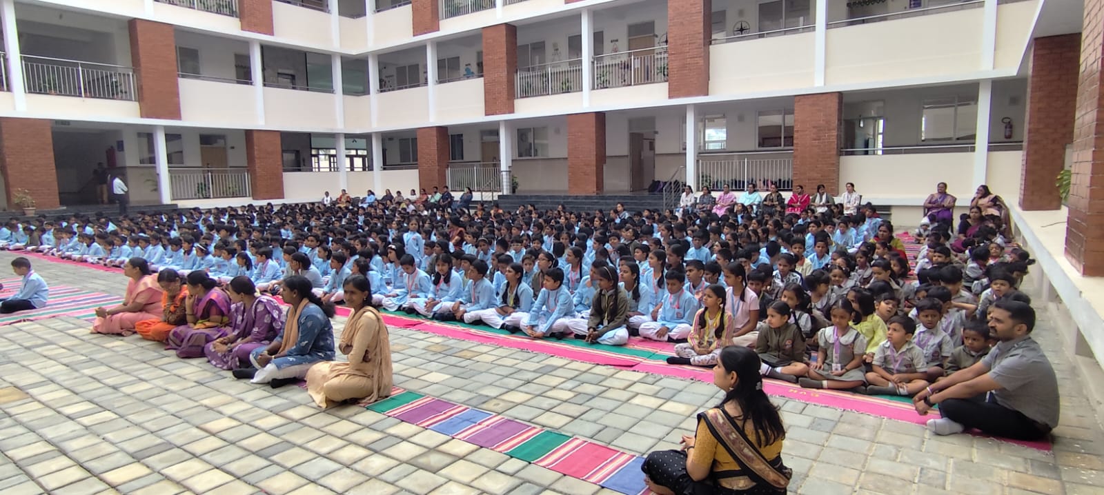 Students and Principal Honour Gurus on Guru Purnima at RVK Vijayanagar (8)