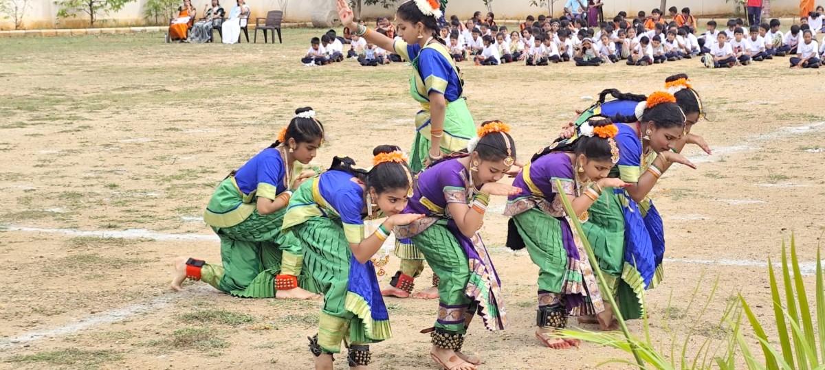 RVK - Vijayanagar Celebrates 80th Independence Day with Displays of Discipline and Talent (27)