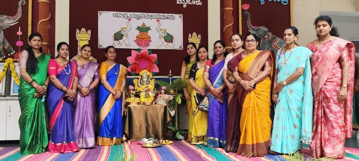 Varamahalakshmi Vrat Celebrated at RVK - Vijayanagar (16)