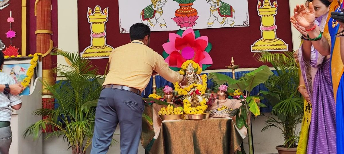 Varamahalakshmi Vrat Celebrated at RVK - Vijayanagar (17)