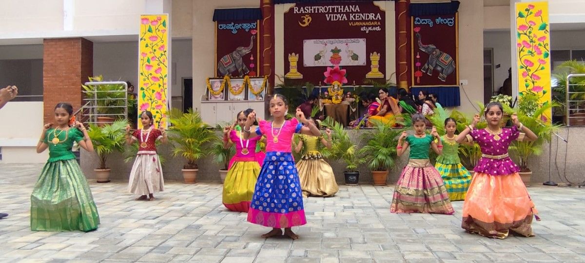 Varamahalakshmi Vrat Celebrated at RVK - Vijayanagar (7)